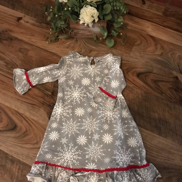 Counting Daises Christmas Dress - Picture 4 of 4